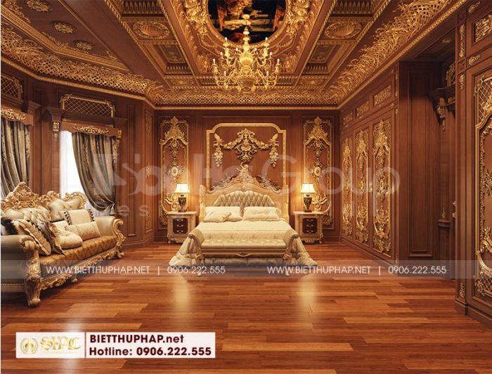 Chiếc giường ngủ thể hiện rõ nét đẹp cổ điển hoàng gia đầy lộng lẫy trong không gian phòng ngủ sang trọng đem đến những phút giây nghỉ ngơi mỹ mãn cho gia chủ 